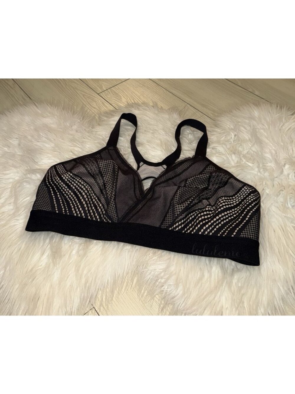 Lululemon Awake To Lace Sports Bra Unpadded Wire Free Racerback Womens 38D Black
